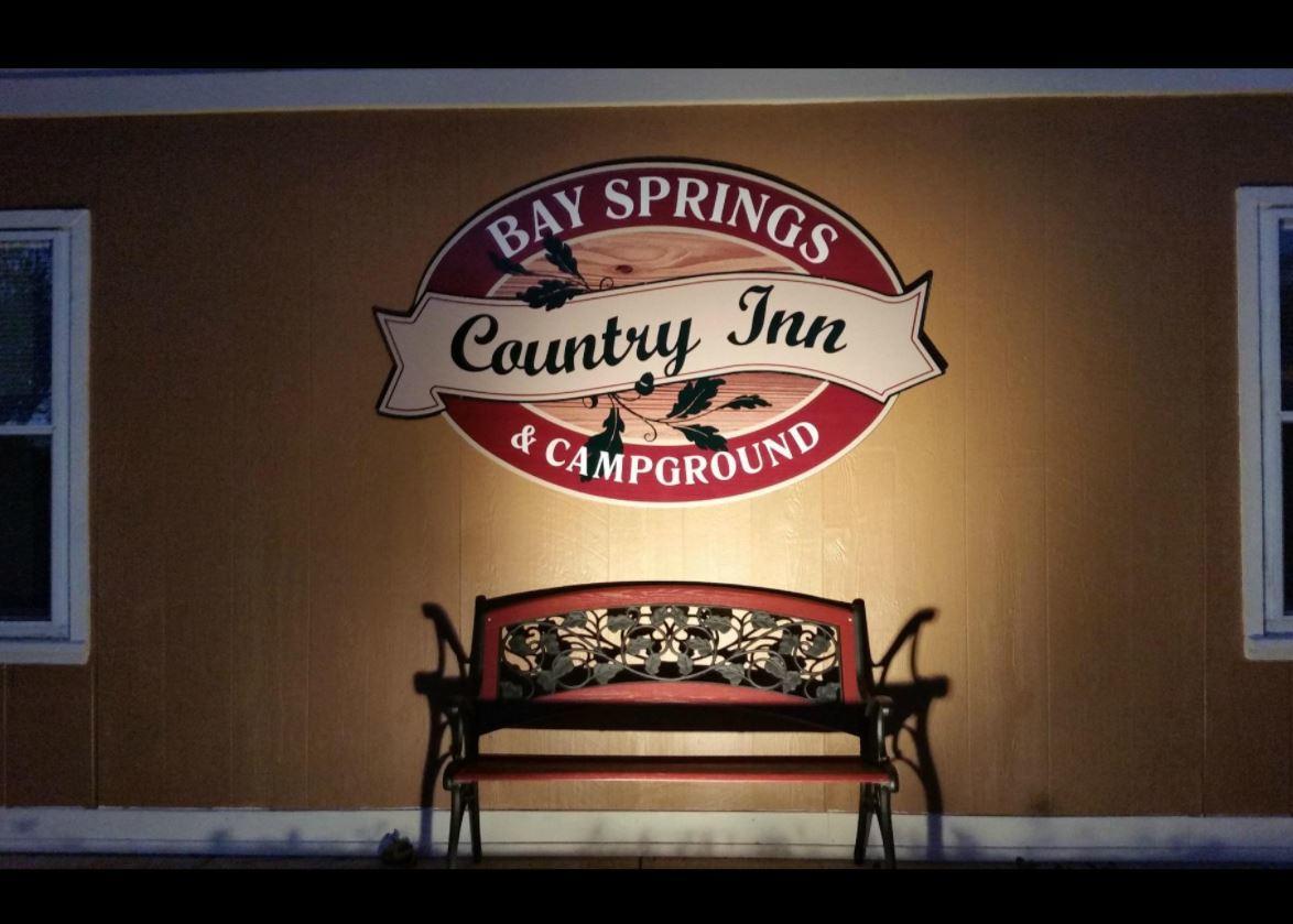 سنتر Bay Springs Country Inn & Marina المظهر الخارجي الصورة